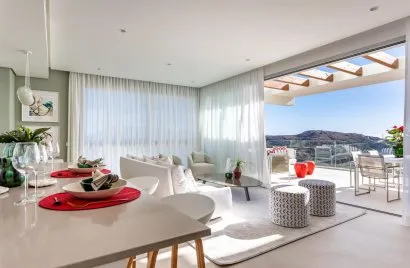 Apartamento de 3 dormitorios en Benahavís, Spain No. 407