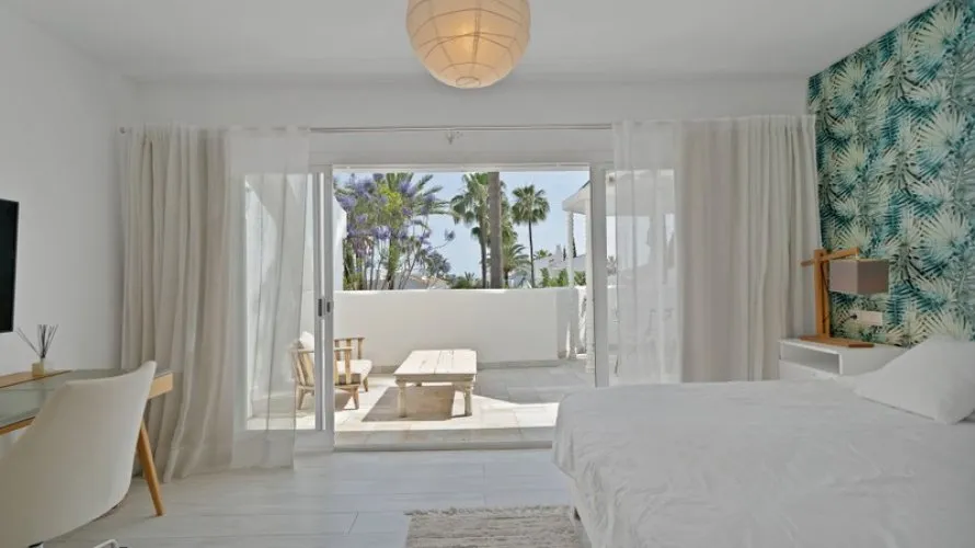 Casa adosada de 4 dormitorios en Marbella, Spain No. 971 № 17