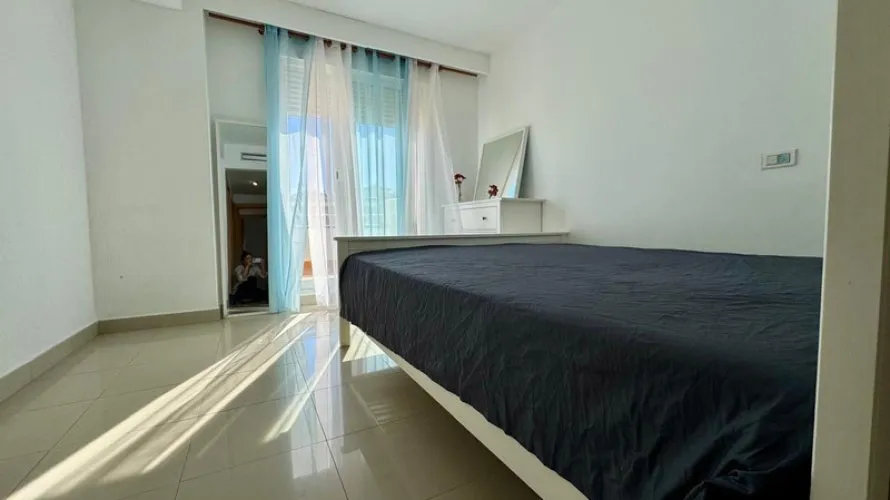 Apartamento de 2 dormitorios en Cortes (San Pedro De Alcantara), Spain No. 654 № 3