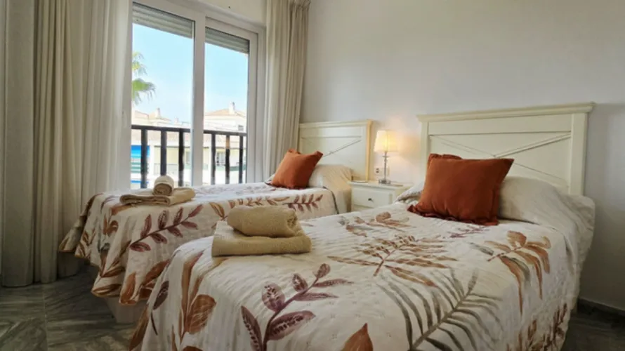 Apartamento de 2 dormitorios en Marbella, Spain No. 1075 № 8