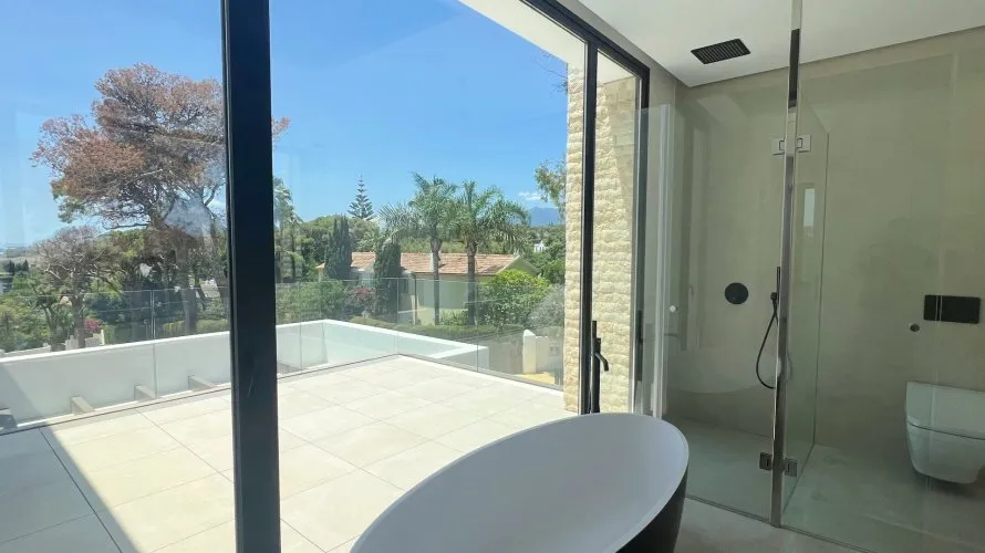 Villa de 4 dormitorios en Marbella, Spain No. 135 № 16