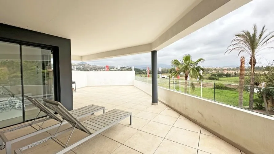 Apartamento de 3 dormitorios en Estepona, Spain No. 941 № 24