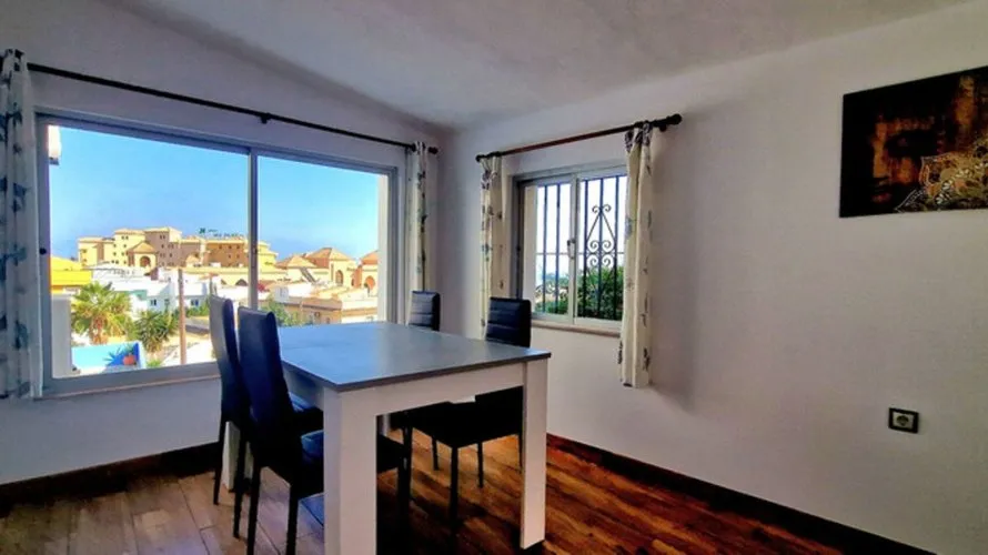 Villa de 4 dormitorios en Fuengirola, Spain No. 566 № 13