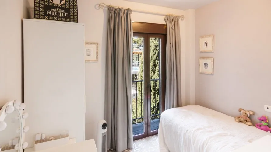 Apartamento de 3 dormitorios en Marbella, Spain No. 301 № 1