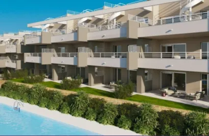 Apartamento de 2 dormitorios en Estepona, Spain No. 553