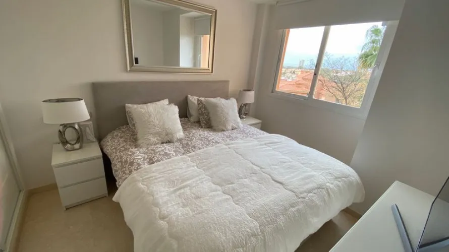 Apartamento de 2 dormitorios en Marbella, Spain No. 834 № 2