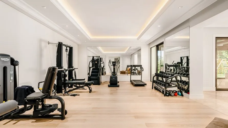 Villa de 7 dormitorios en Marbella, Spain No. 138 № 9