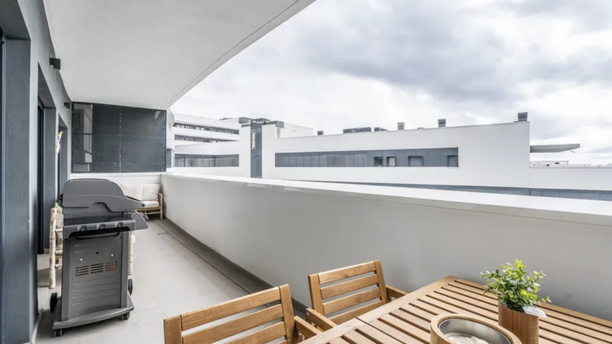 Apartamento de 2 dormitorios en Estepona, Spain No. 715