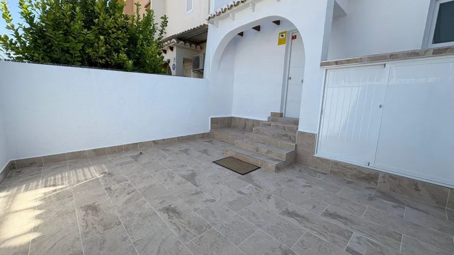 Сasa de 3 dormitorios en Torrevieja, España No. 2128 № 17