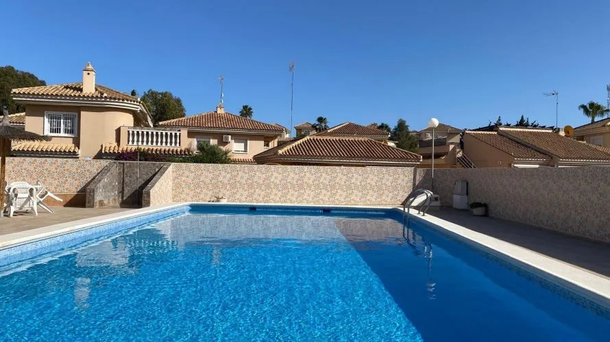 Сasa de 3 dormitorios en Alicante, España No. 2270 № 23