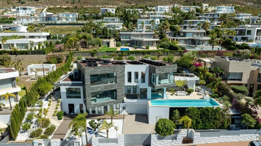 Villa de 5 dormitorios en Jávea, España No. 1935