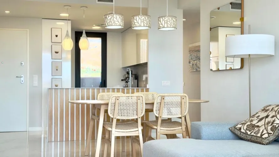 Apartamento de 3 dormitorios en Benidorm, España No. 2627