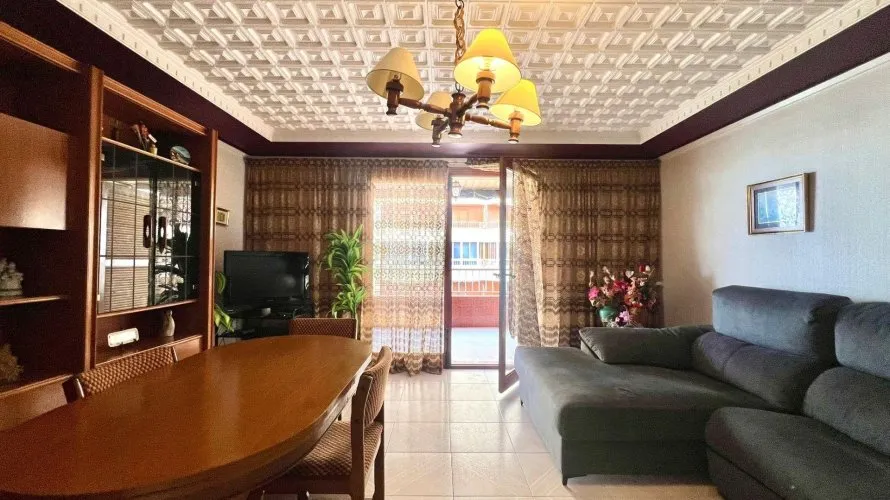Apartamento de 3 dormitorios en Torrevieja, España No. 2358 № 1