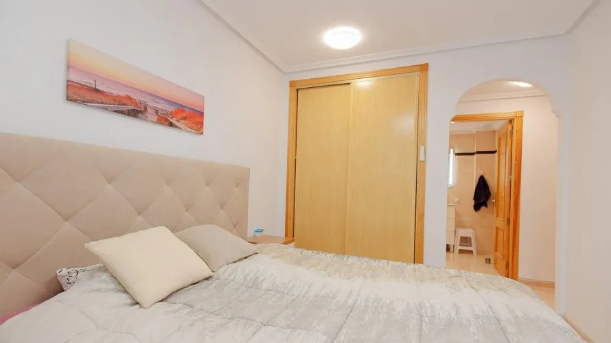 Apartamento de 1 dormitorio en Alicante, España No. 2395 № 15