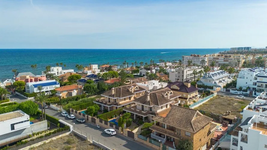 Villa de 6 dormitorios en La Veleta, España No. 2288 № 1