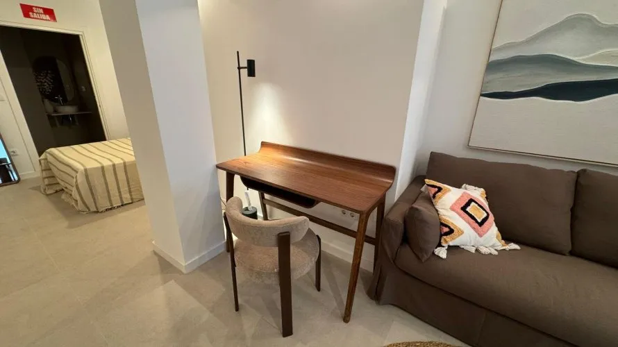 Propiedad comercial de 1 dormitorio en Valencia, España No. 2640 № 8