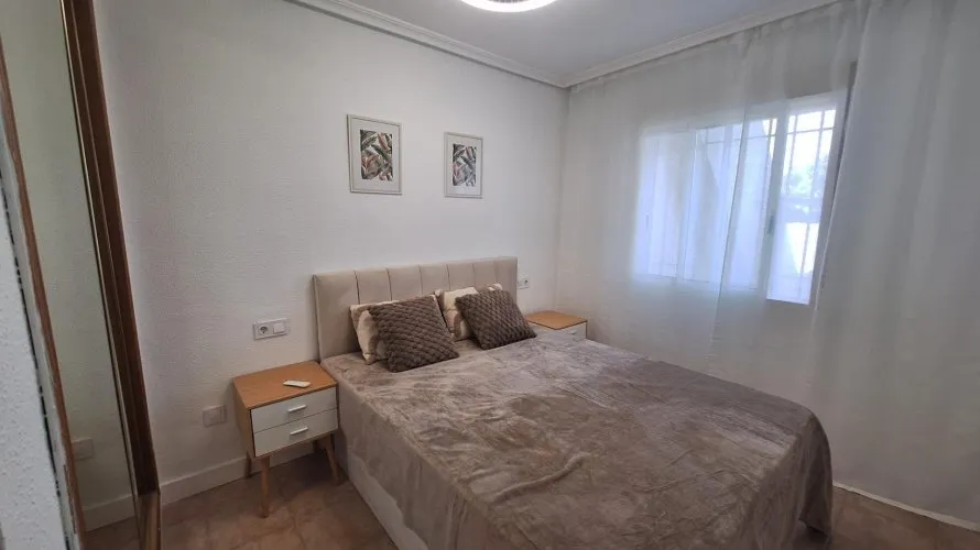 Bungalow de 1 dormitorio en Torrevieja, España No. 2421 № 10