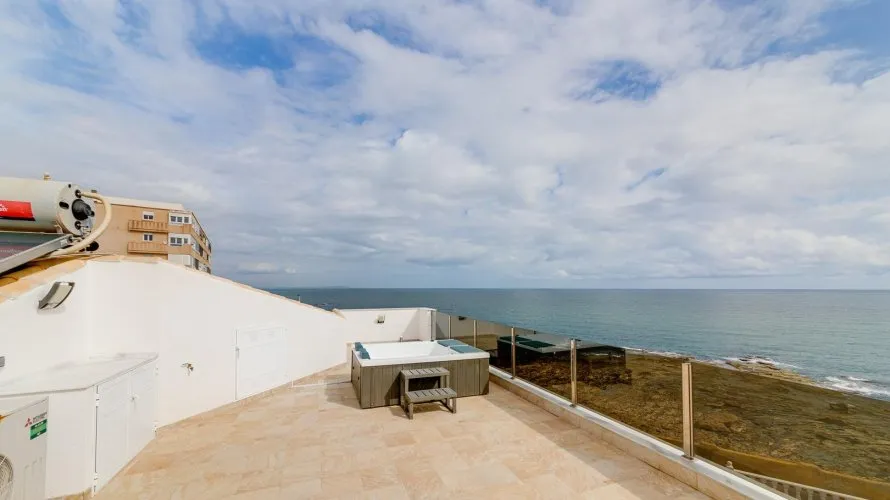 Villa de 210m² en Torrevieja, España No. 2068