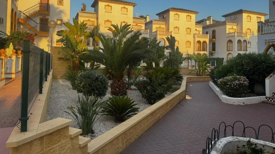 Apartamento de 3 dormitorios en Torrevieja, España No. 2131 № 21