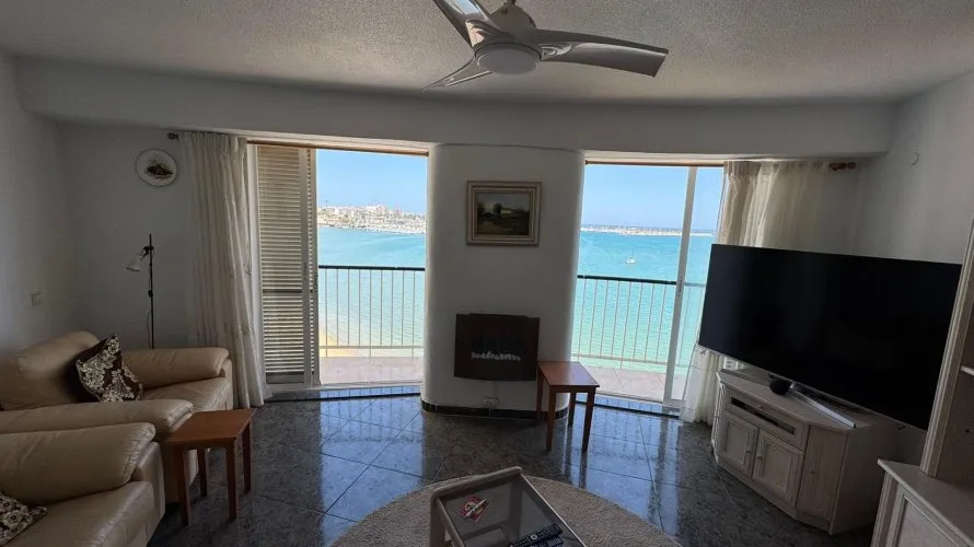 Apartamento de 3 dormitorios en Torrevieja, España No. 2124 № 2