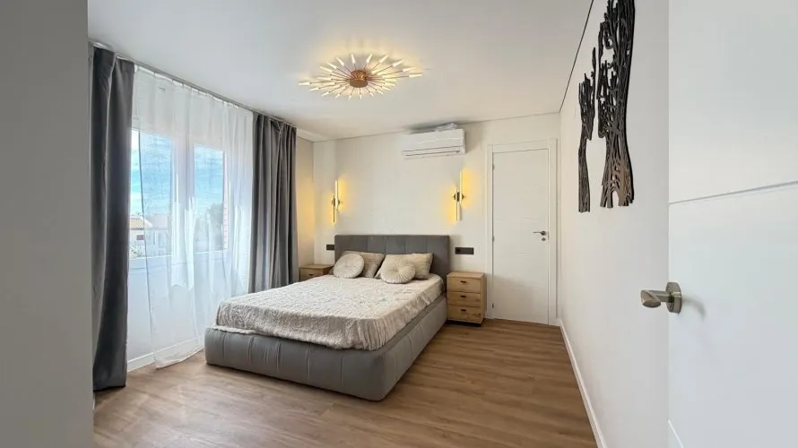 Apartamento de 3 dormitorios en Torrevieja, España No. 2353 № 3