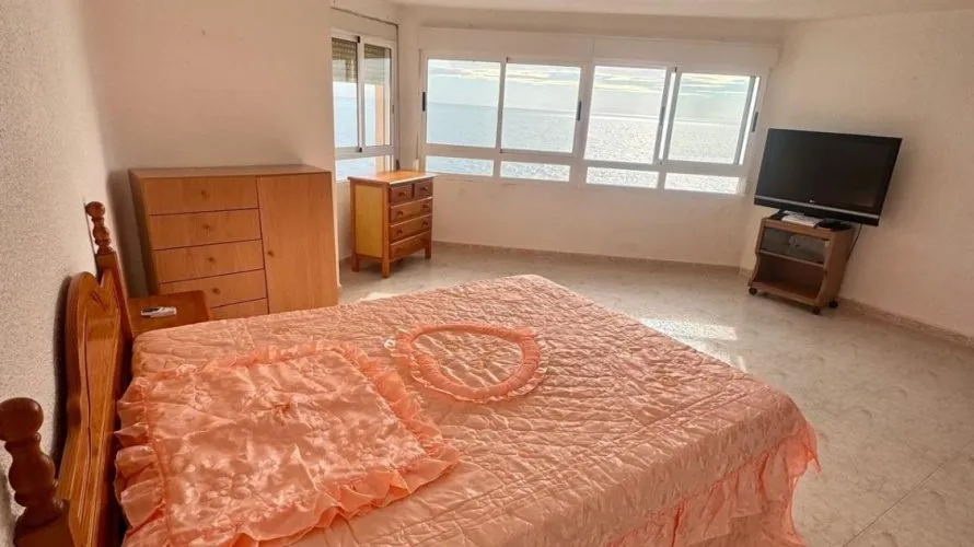 Apartamento de 4 dormitorios en Torrevieja, España No. 2256 № 19
