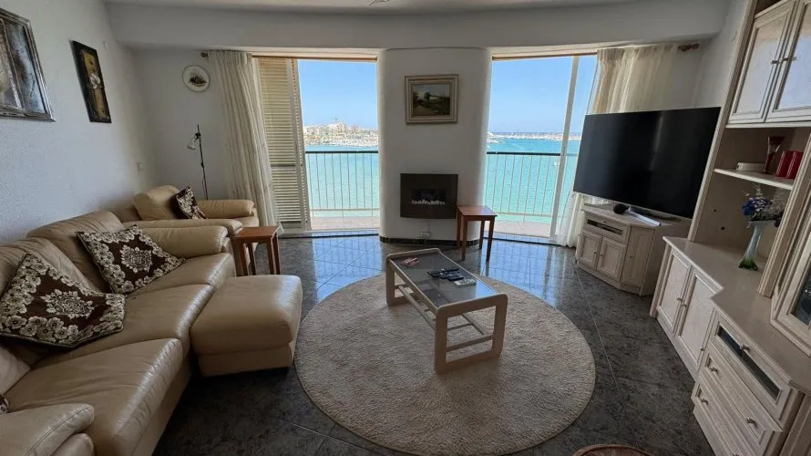 Apartamento de 3 dormitorios en Torrevieja, España No. 2124 № 3