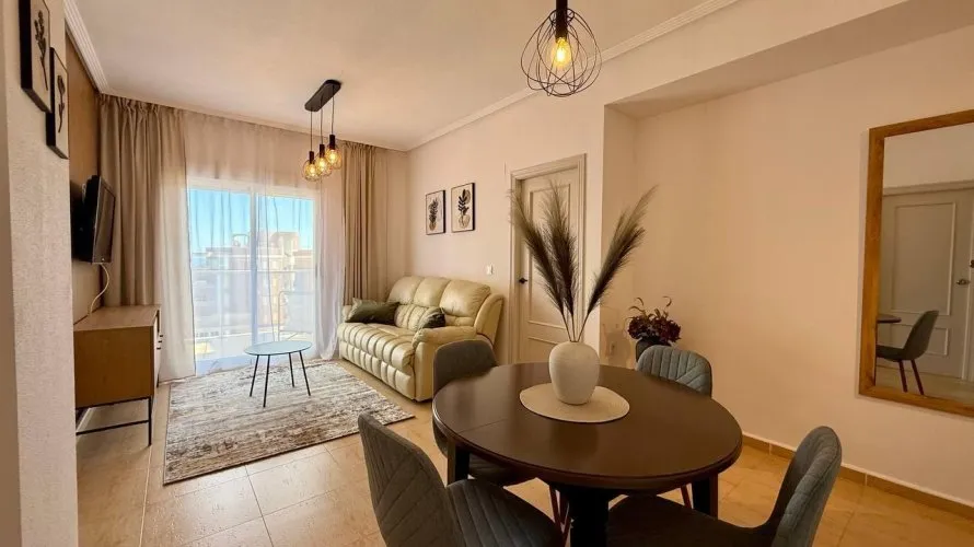 Apartamento de 3 dormitorios en Guardamar del Segura, España No. 2280 № 1