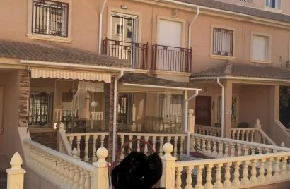 Сasa de 2 dormitorios en La Zenia, España No. 2469