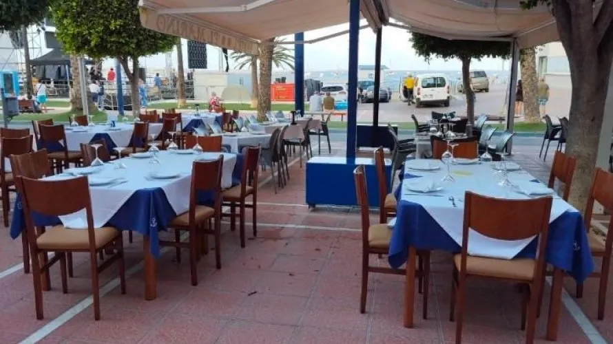 Hotel de 16 dormitorios en Santiago de la Ribera, España No. 1951 № 5