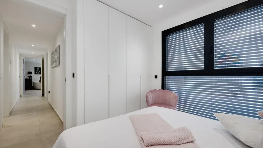 Apartamento de 3 dormitorios en Torrevieja, España No. 2695 № 6
