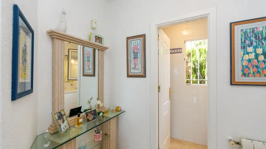 Villa de 194m² en Alicante, España No. 2667 № 20