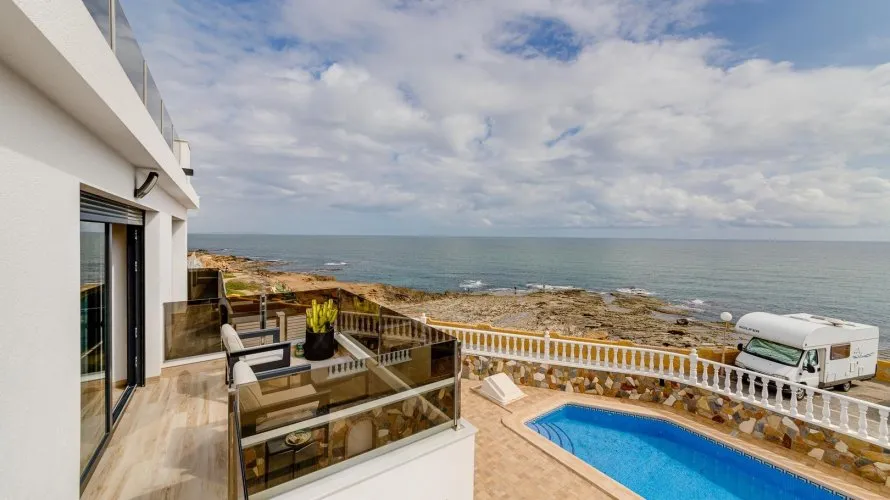 Villa de 210m² en Torrevieja, España No. 2068 № 4