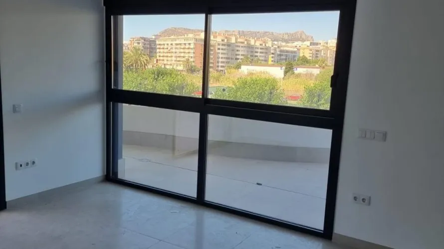 Apartamento de 2 dormitorios en Calpe, España No. 2009 № 7