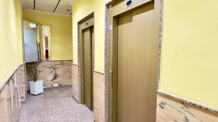 Apartamento de 3 dormitorios en Torrevieja, España No. 2635 № 1