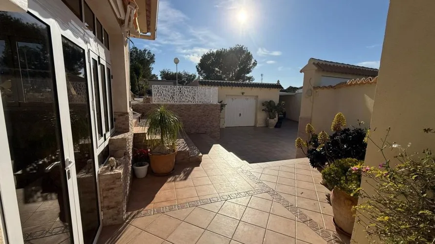 Villa de 4 dormitorios en Villamartin, España No. 2373 № 25
