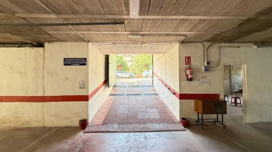 Propiedad comercial de 2800m² en Torrevieja, España No. 2675 № 22