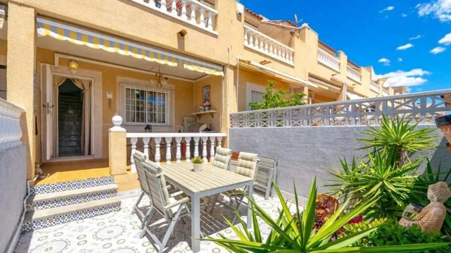Сasa de 2 dormitorios en Torrevieja, España No. 2448 № 28