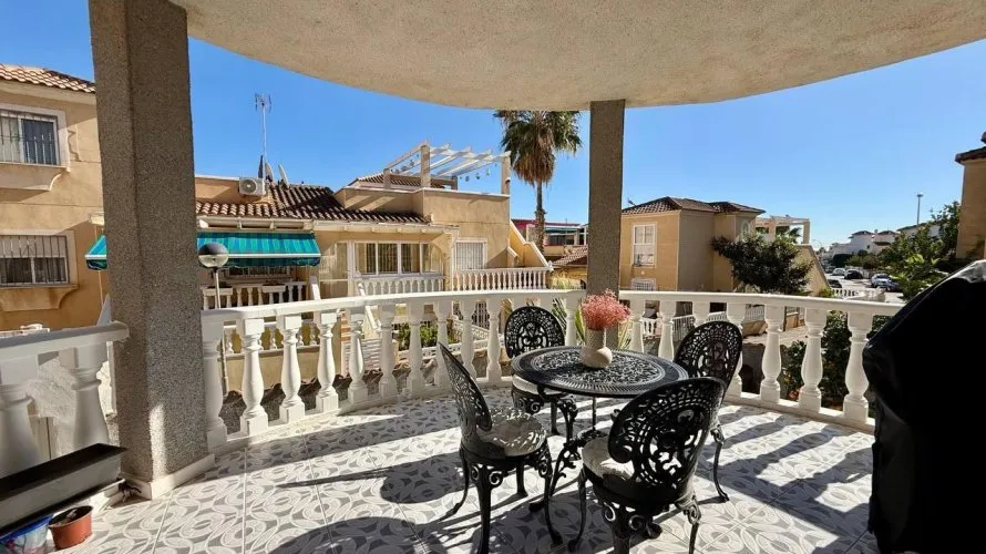 Villa de 4 dormitorios en Playa Flamenca II, España No. 1532 № 2