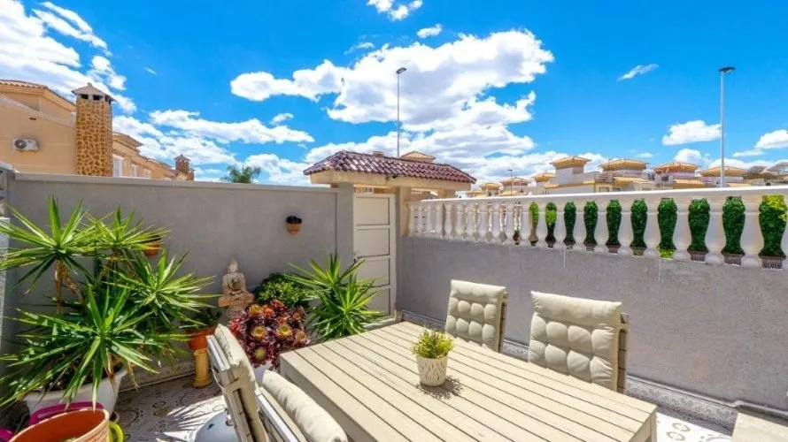 Сasa de 2 dormitorios en Torrevieja, España No. 2448 № 26