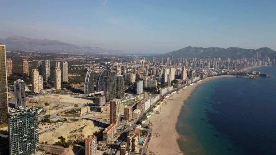 Apartamento de 2 dormitorios en Benidorm, España No. 2521 № 20