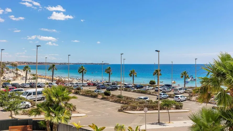 Apartamento de 2 dormitorios en Torre de la Horadada, España No. 2510 № 1