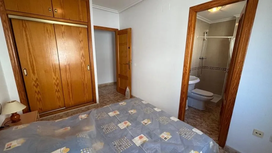 Apartamento de 1 dormitorio en Torrevieja, España No. 1561