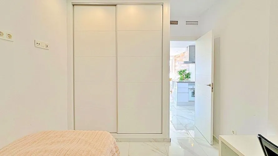 Bungalow de 3 dormitorios en Torrevieja, España No. 2167 № 17