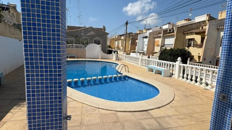 Сasa de 3 dormitorios en Torrevieja, España No. 2128 № 19