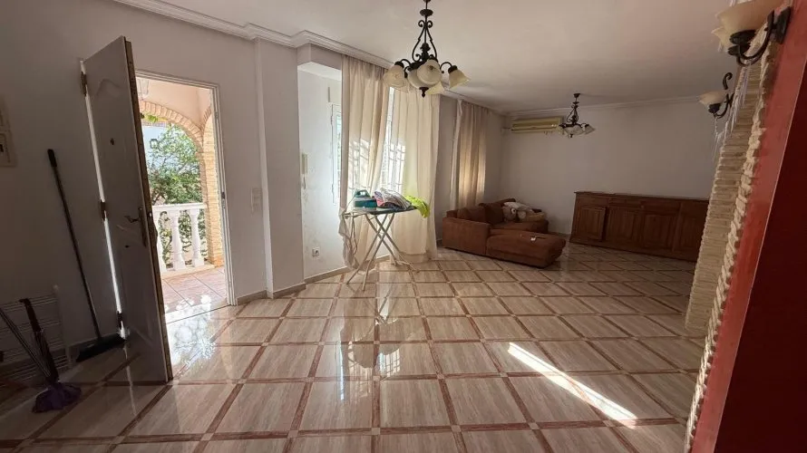 Сasa de 3 dormitorios en Torrevieja, España No. 2323 № 24
