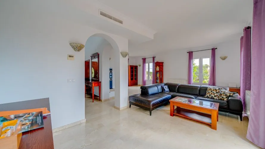 Villa de 4 dormitorios en Finestrat, España No. 1564 № 3