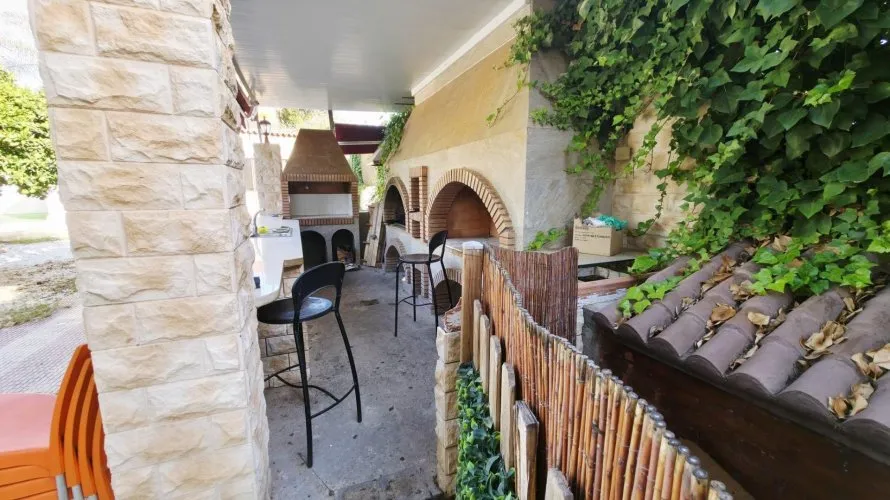 Apartamento de 5 dormitorios en Alicante, España No. 2196