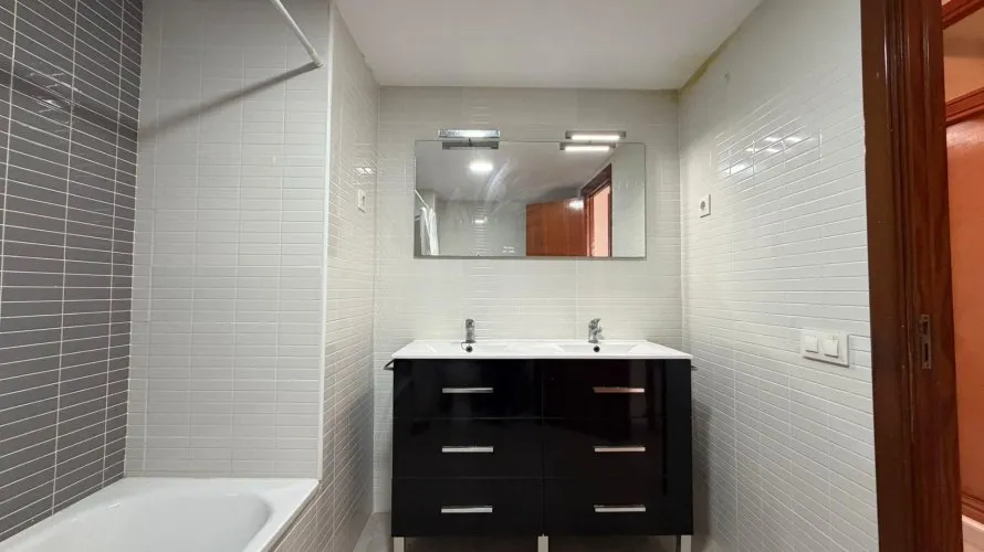 Apartamento de 4 dormitorios en Torrevieja, España No. 2294 № 24