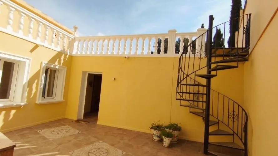 Villa de 8 dormitorios en Maryvilla, España No. 1753 № 3